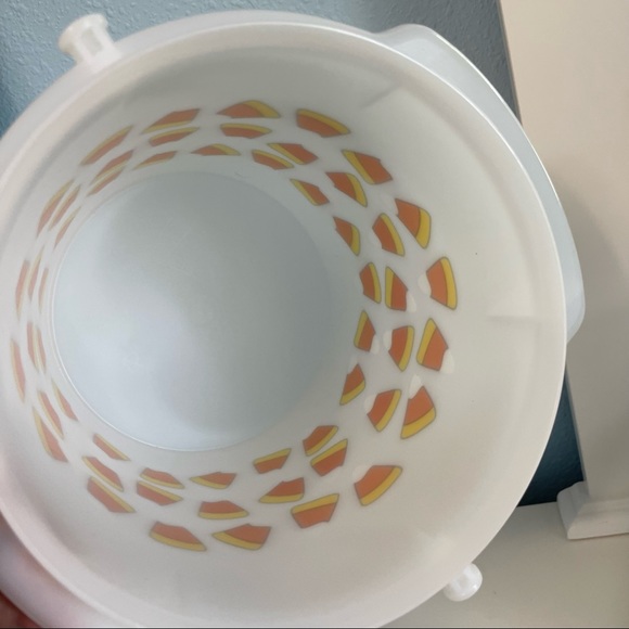 Tupperware X Large Canister Storage Contajner 8 1/2”H - Picture 5 of 10